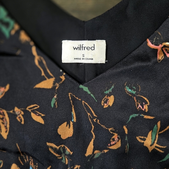 Wilfred Draveil 100% Silk Cold-Shoulder Blouse in Black Multi Floral - Small - Picture 5 of 6